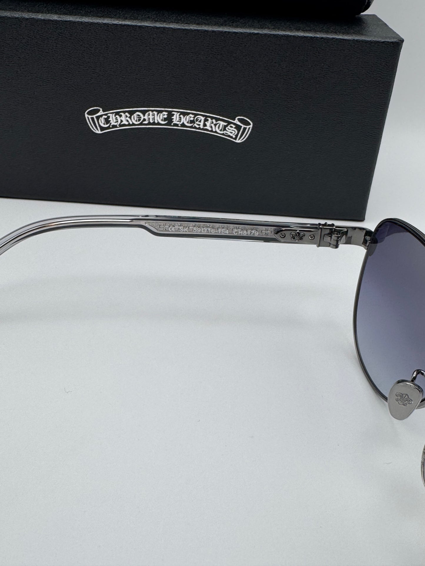 Cross glasses CH