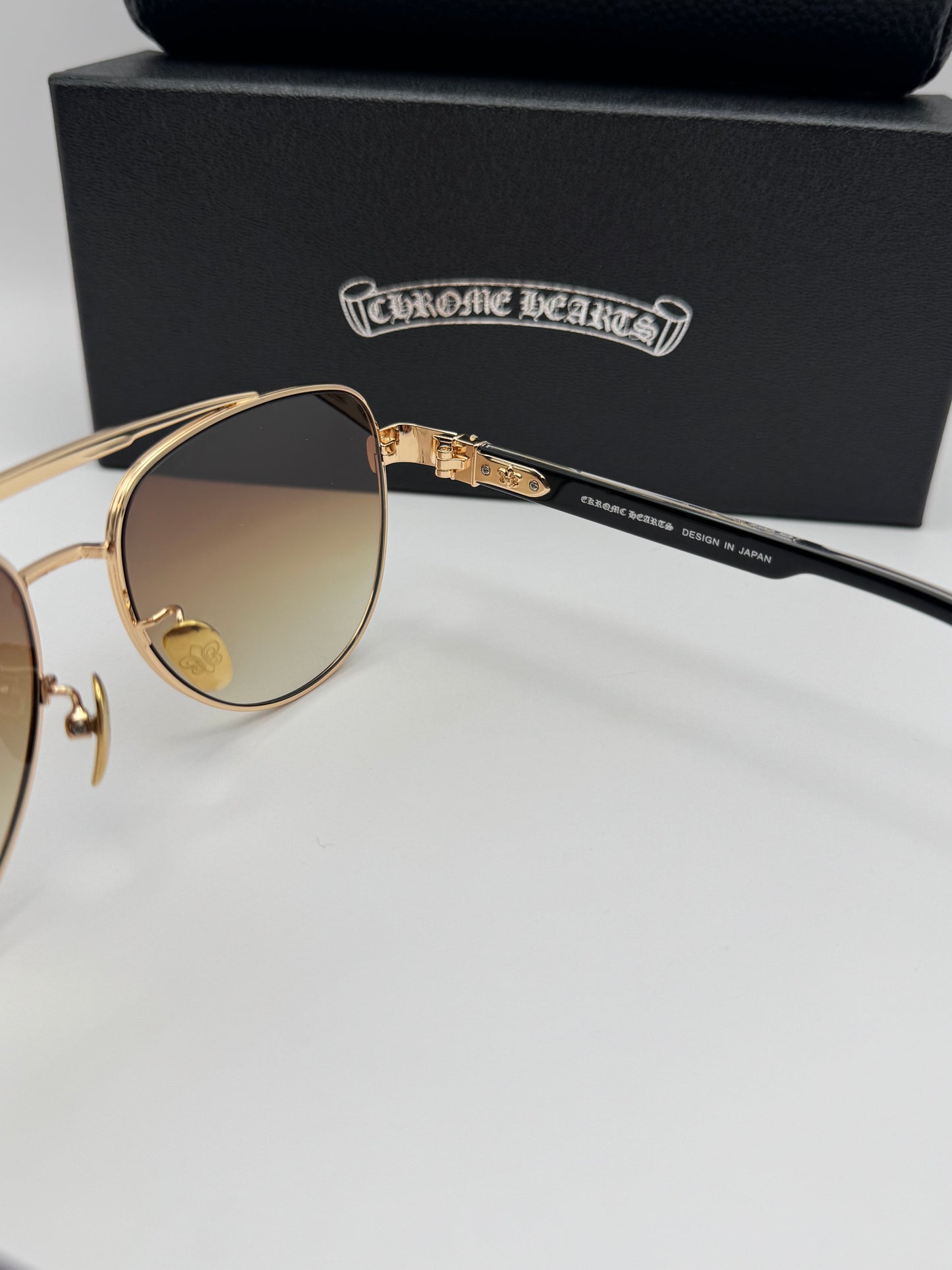 Cross glasses CH