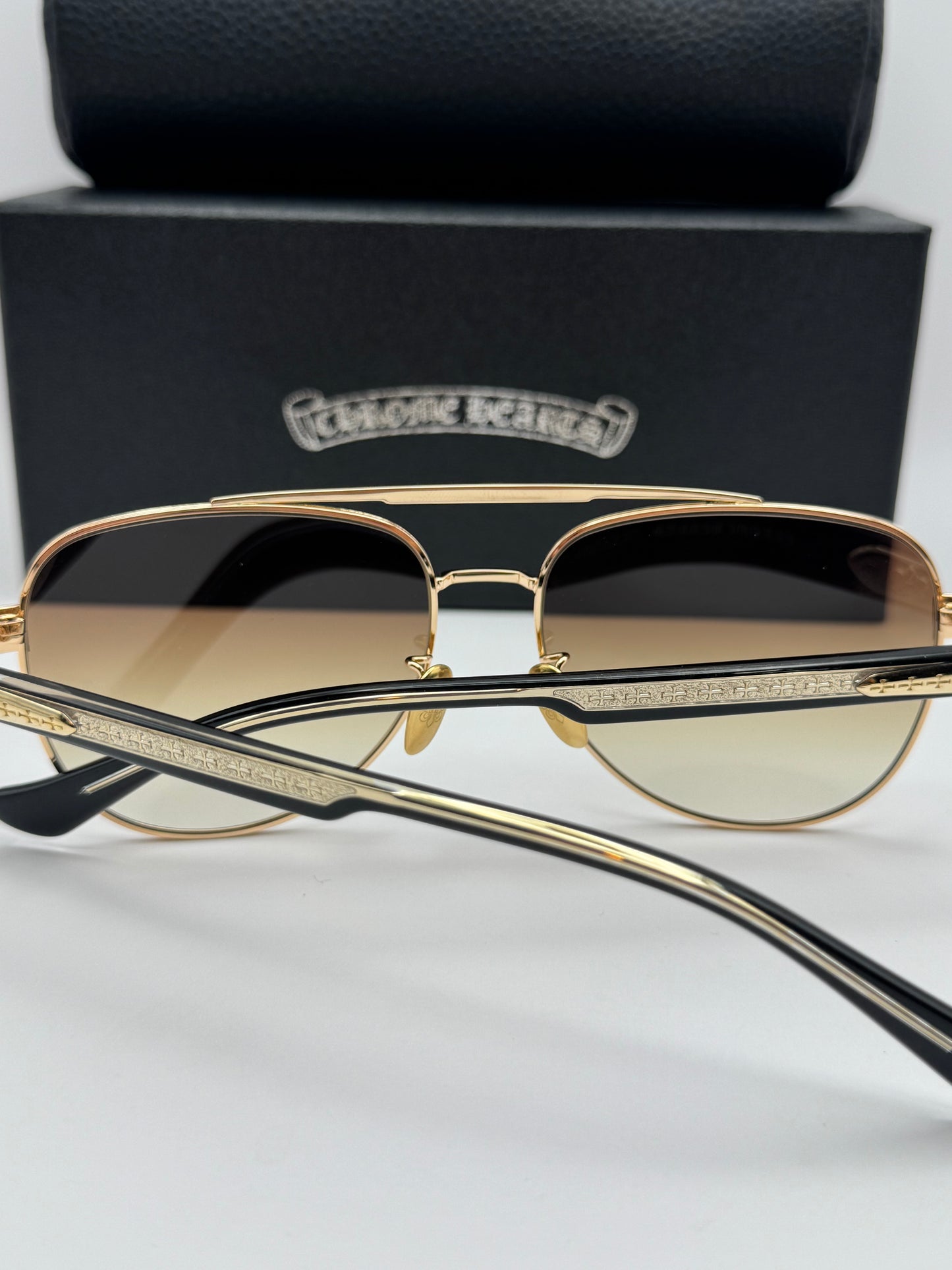 Cross glasses CH