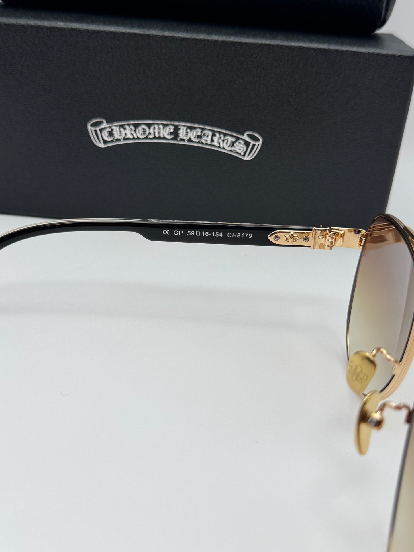 Cross glasses CH
