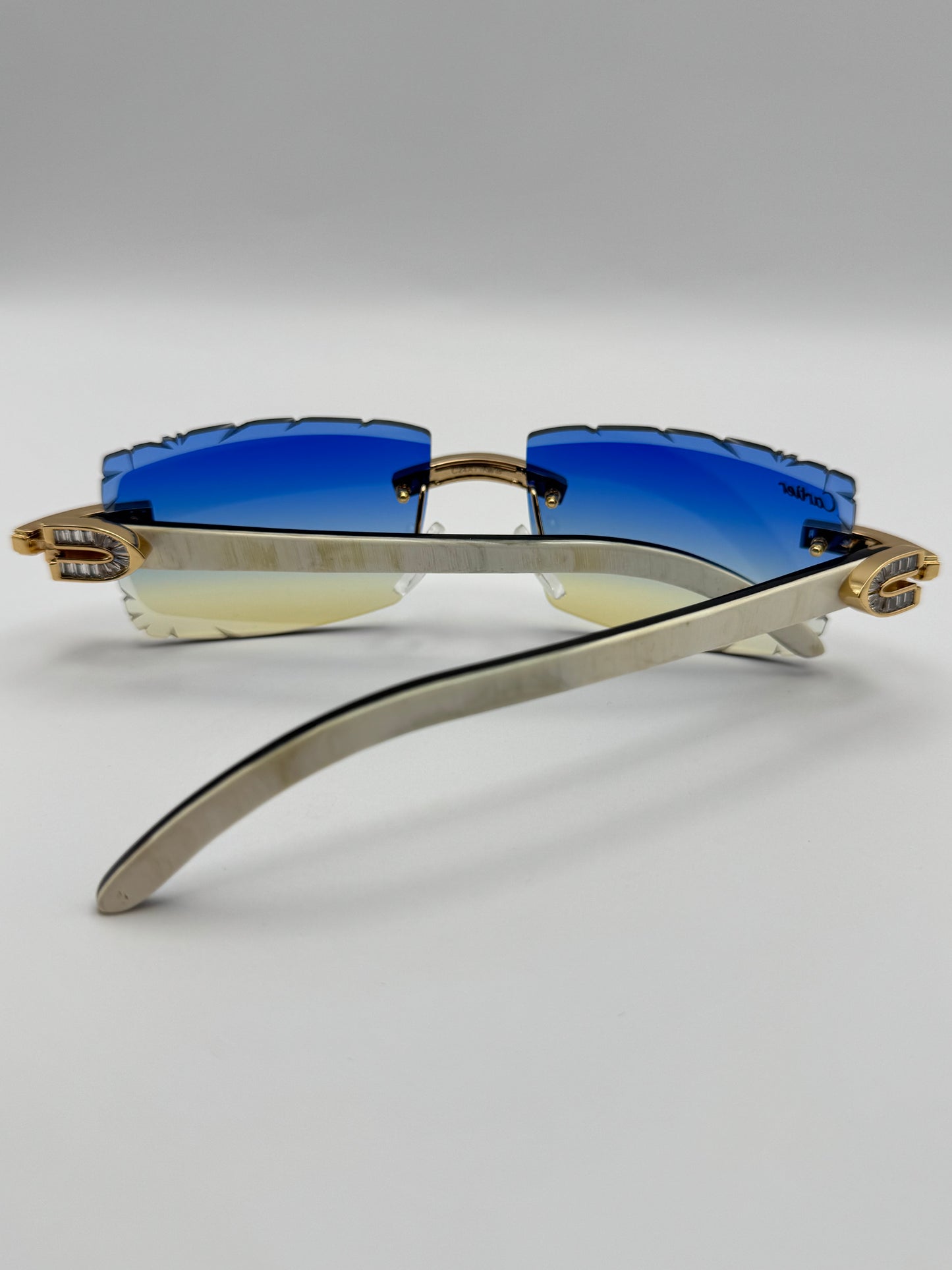 Emerald White buffs