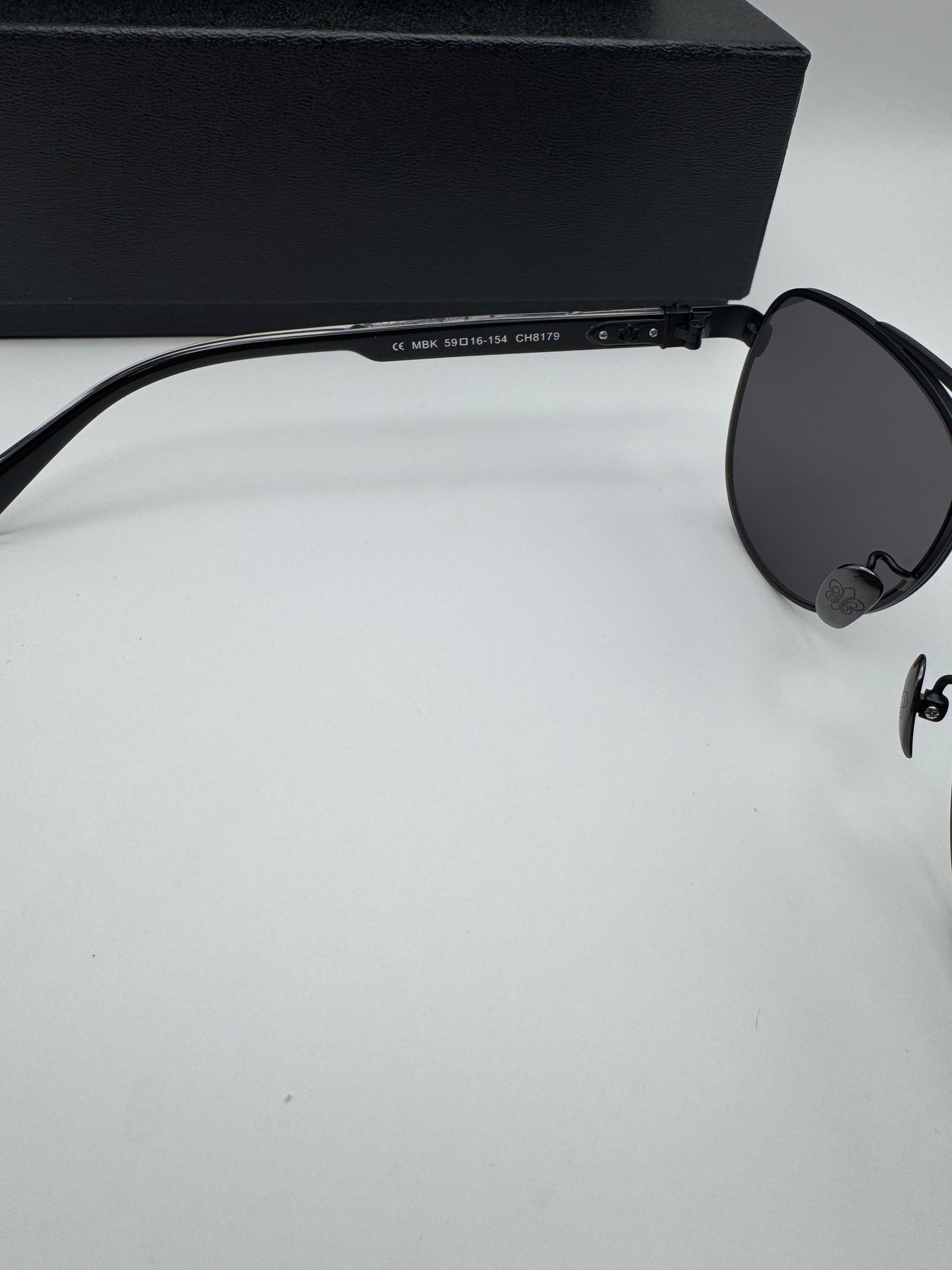 Cross glasses CH