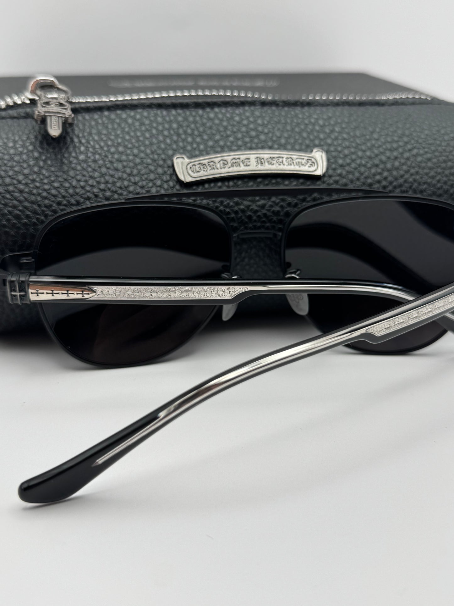 Cross glasses CH