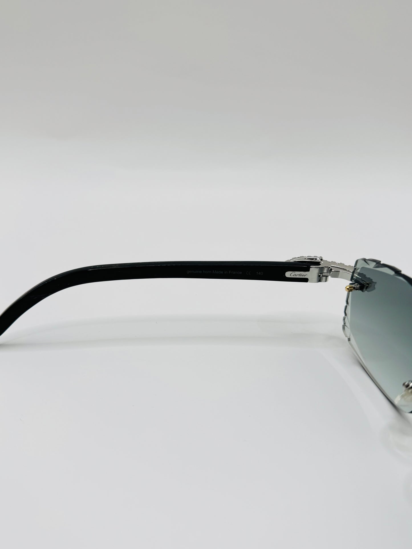 Moissanite Black buffs