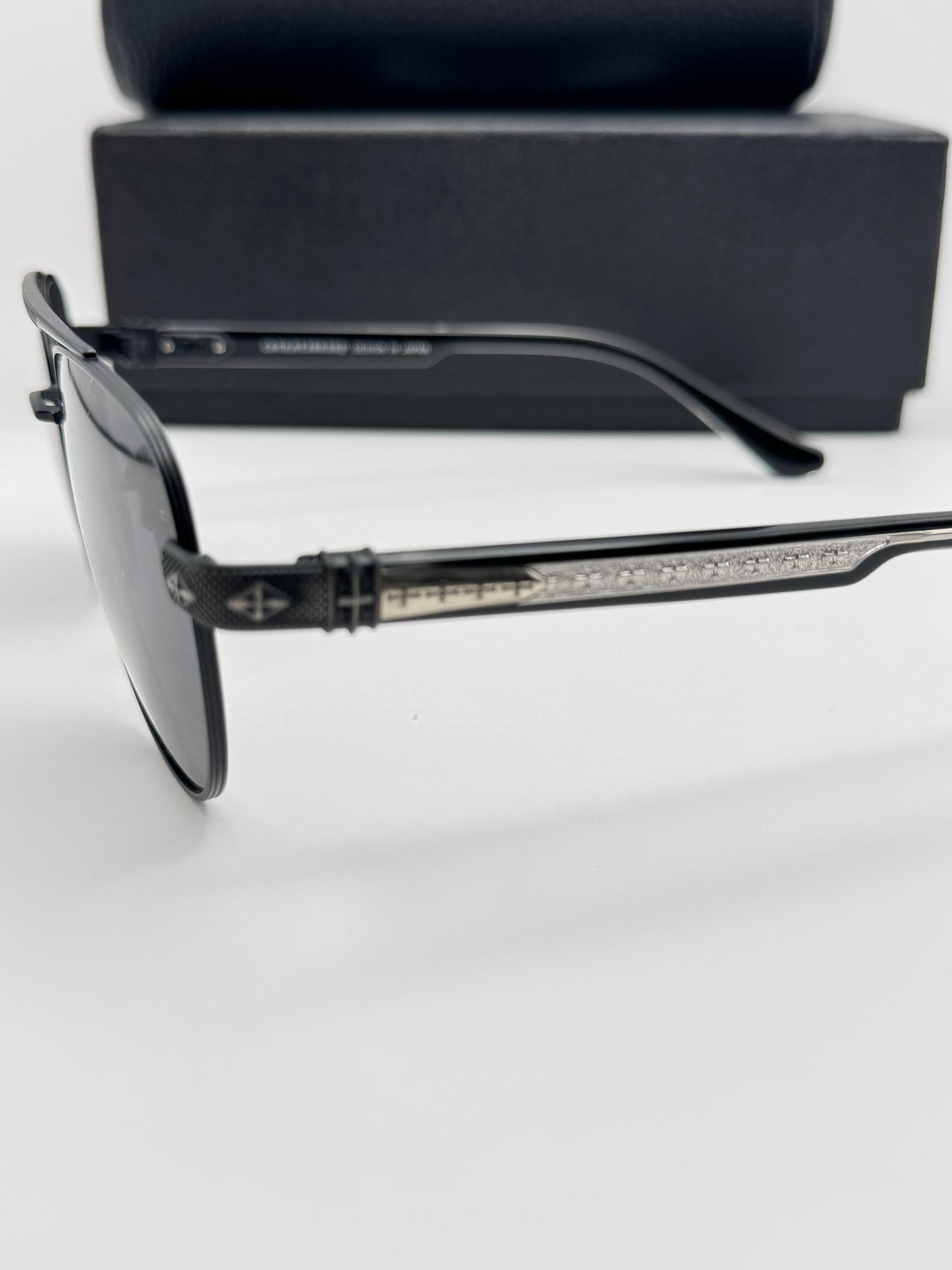 Cross glasses CH