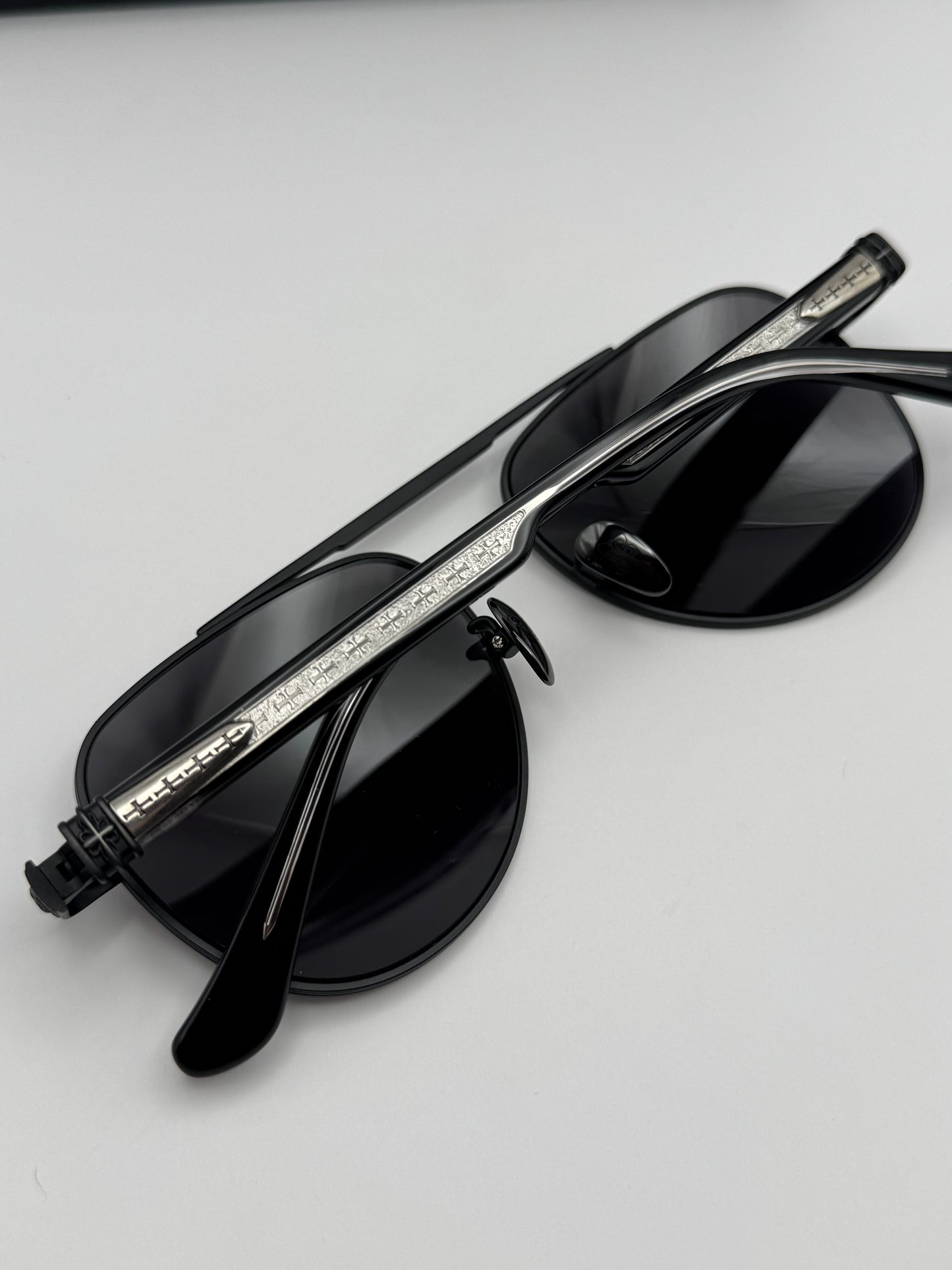 Cross glasses CH