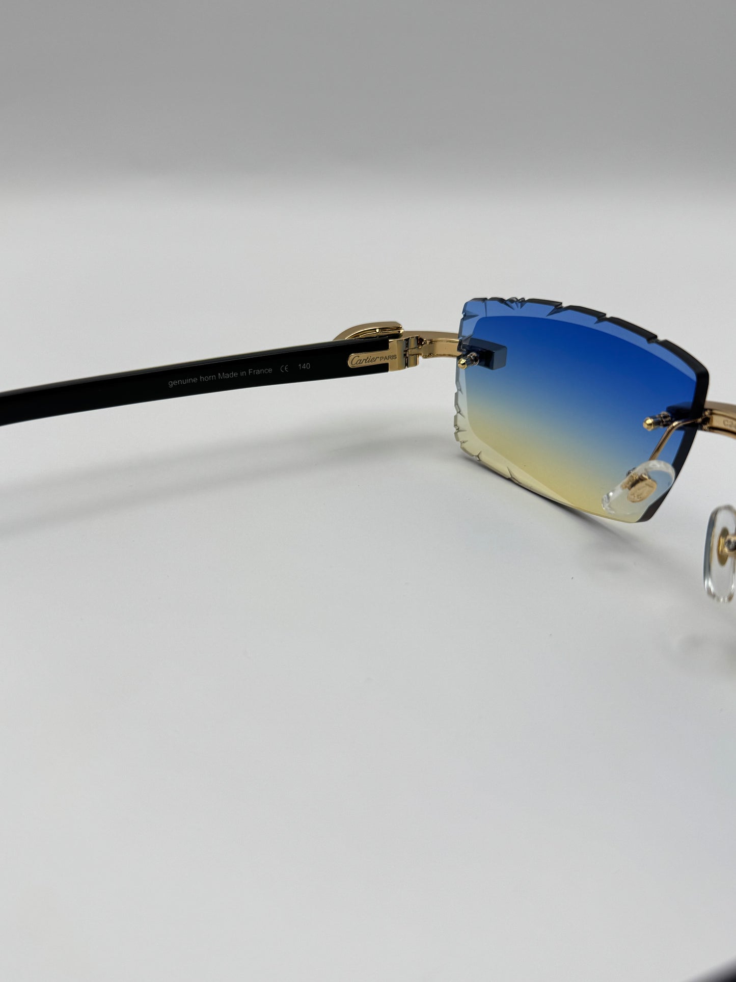 Emerald White buffs