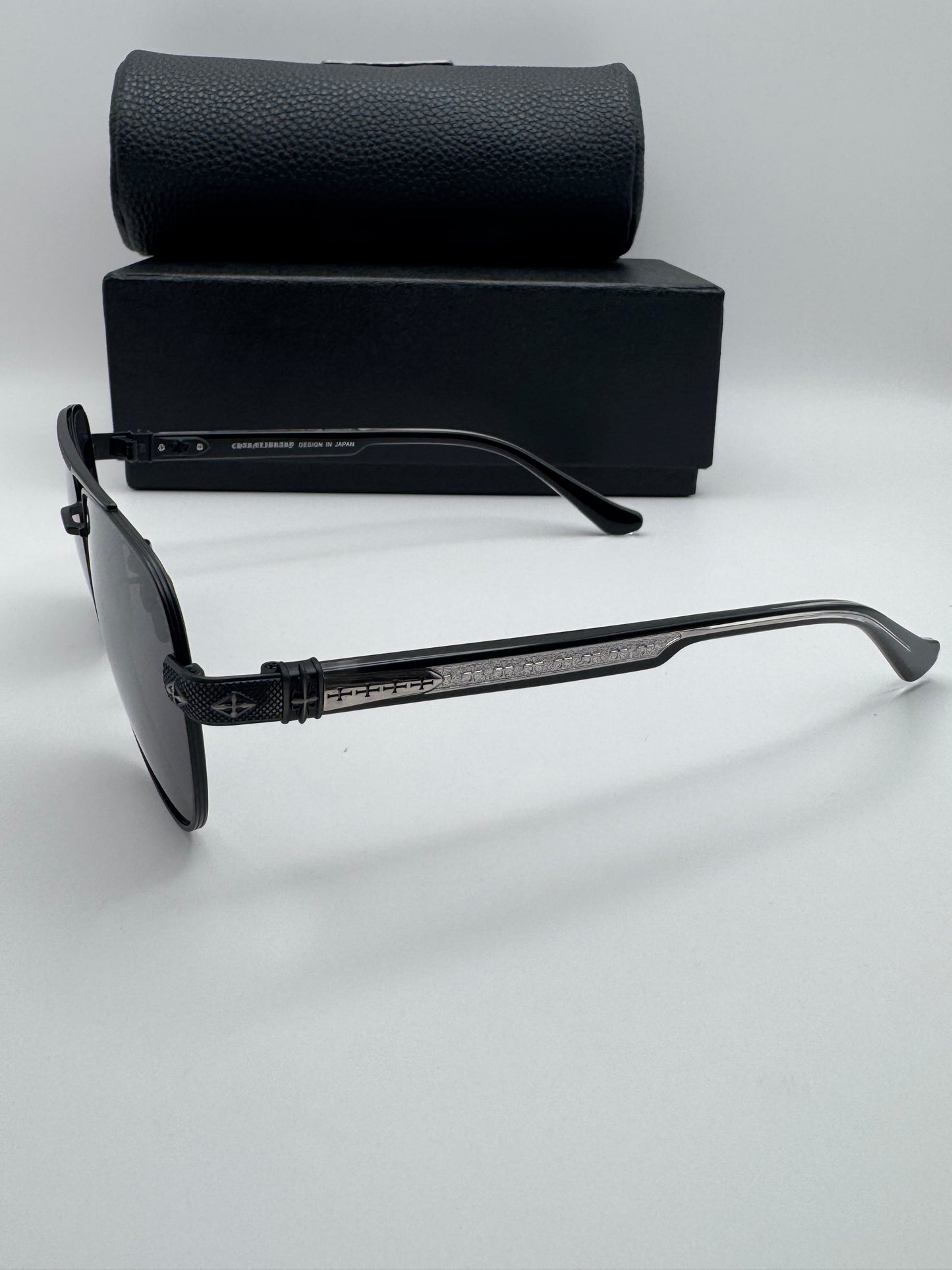 Cross glasses CH